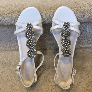 Pearl color sandals. New!